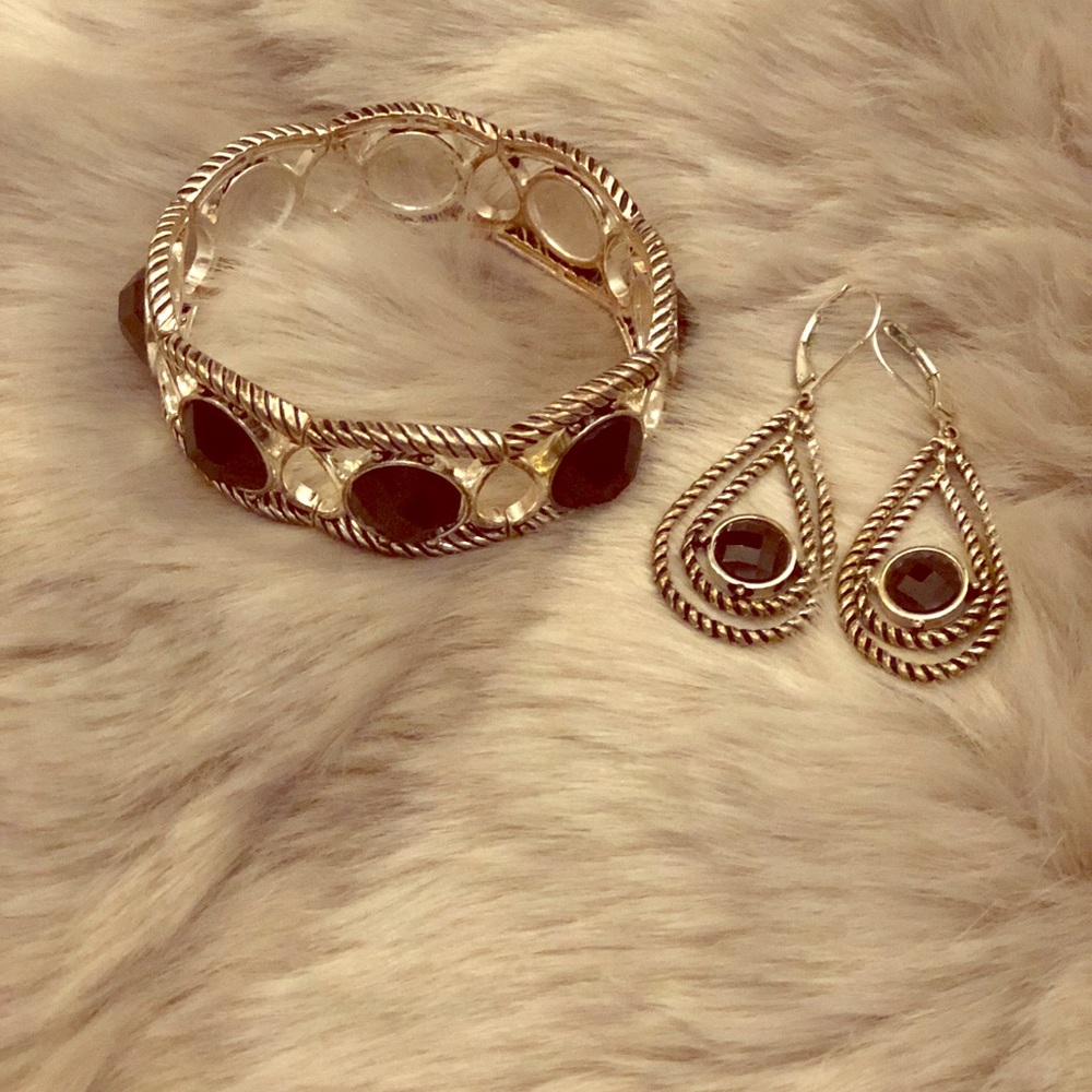 ❤️ Costume Jewelry Set of Bracelet & Earrings